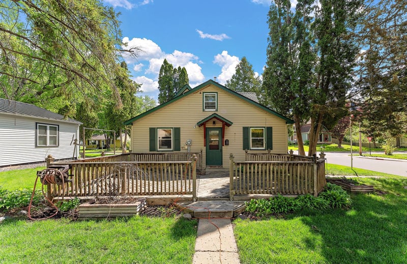 501 2nd St N, Delano, MN 55328