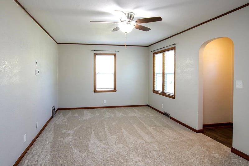 426 Main St, Stewart, MN 55385