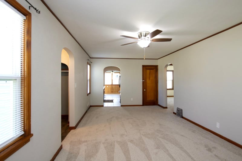 426 Main St, Stewart, MN 55385