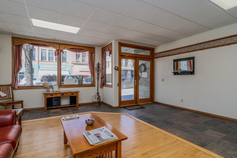 115 S Broadway, Crookston, MN 56716