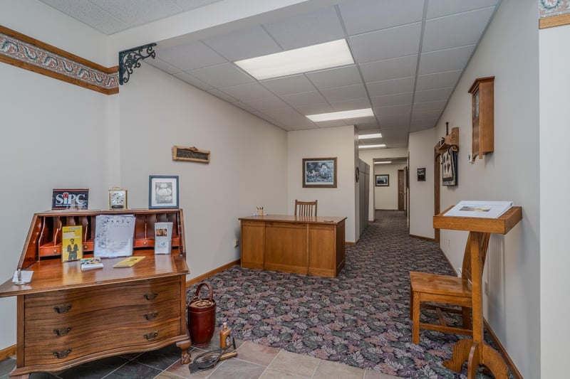 115 S Broadway, Crookston, MN 56716
