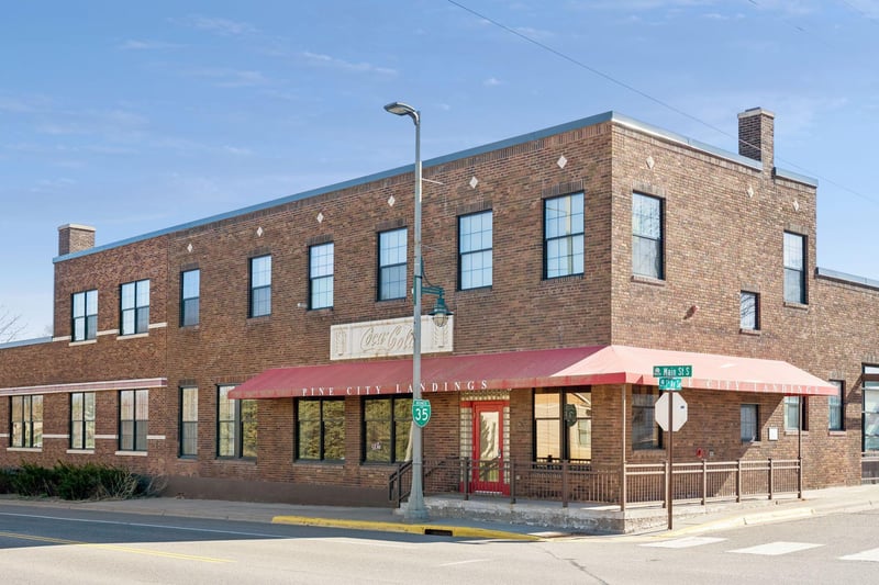 30 Main St S #8H, Pine City, MN 55063