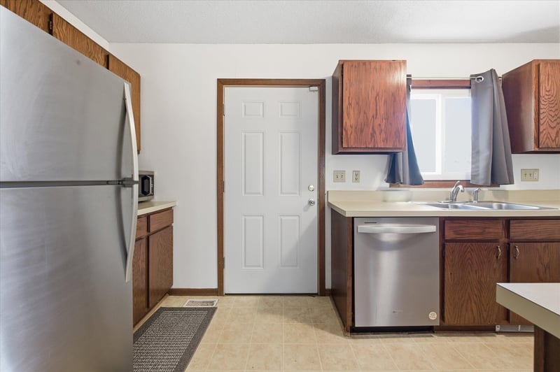 1260 Virginia St, Saint Paul, MN 55117
