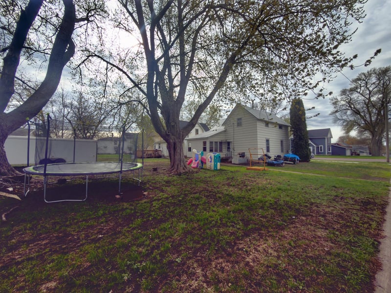 391 W Franklin St, Wells, MN 56097