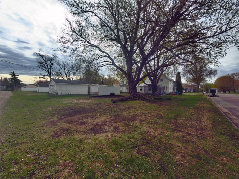 391 W Franklin St, Wells, MN 56097