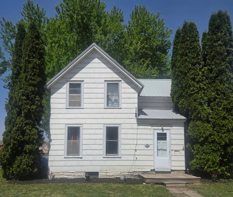391 W Franklin St, Wells, MN 56097