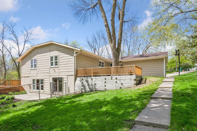 211 3rd Ave SE, Norwood Young America, MN 55397