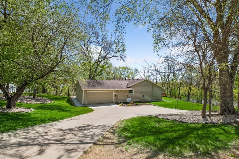 211 3rd Ave SE, Norwood Young America, MN 55397