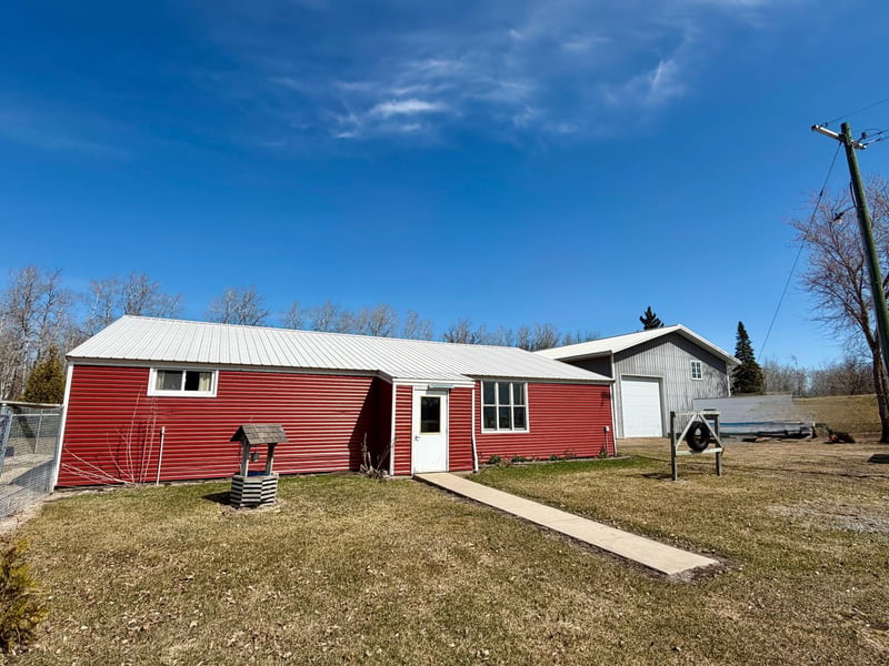 43381 State Highway 11, Roseau, MN 56751