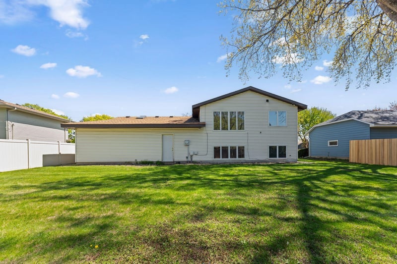 1889 Hamline Ave N, Falcon Heights, MN 55113