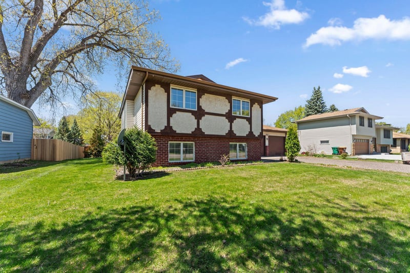 1889 Hamline Ave N, Falcon Heights, MN 55113