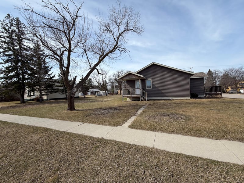 601 Main St S, Karlstad, MN 56732