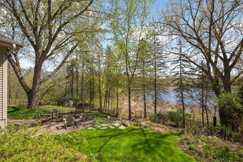 2120 Queensland Ln N, Plymouth, MN 55447