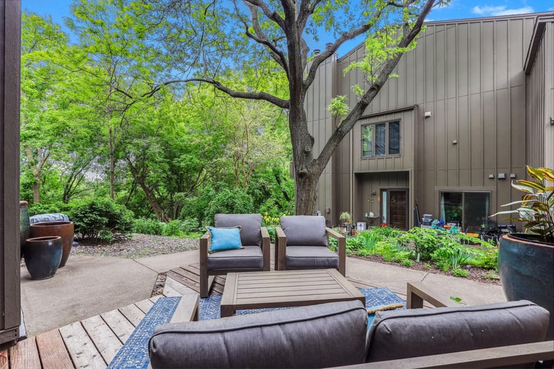 8970 Neill Lake Rd, Eden Prairie, MN 55347