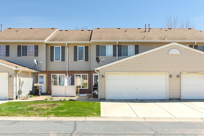 1211 Primrose Ln, Waconia, MN 55387