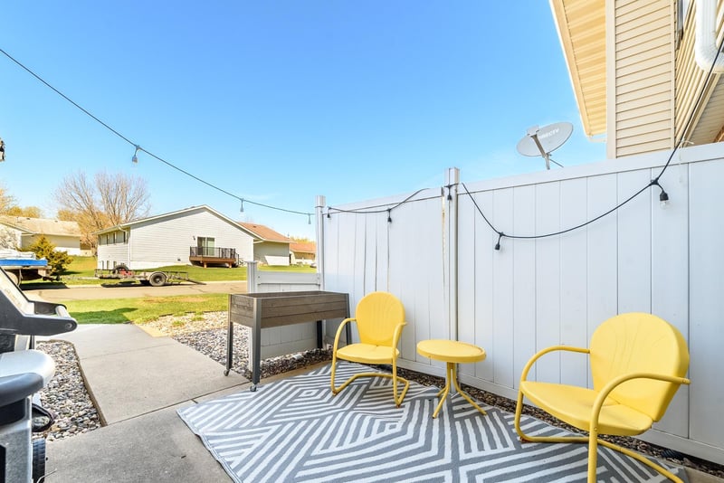 1211 Primrose Ln, Waconia, MN 55387