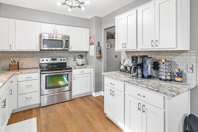 841 Sudberry Ln, Eagan, MN 55123