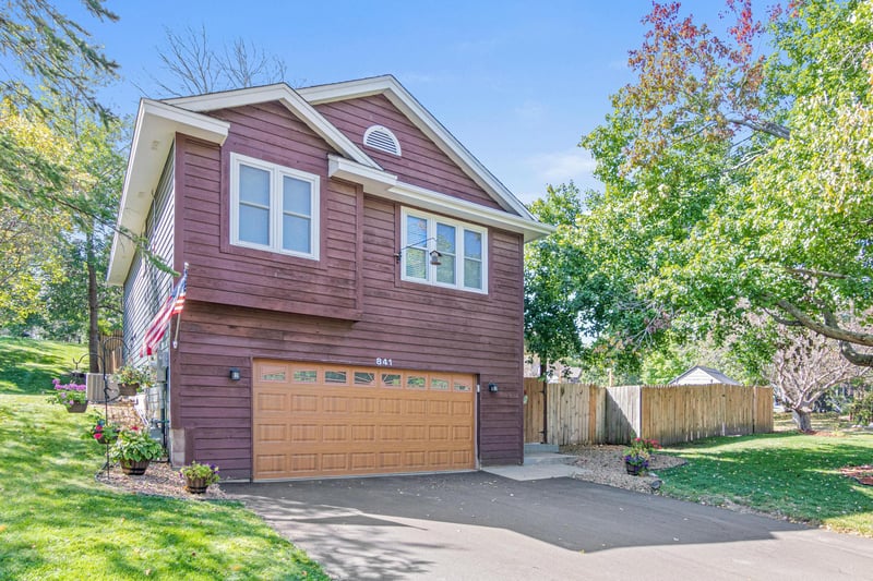 841 Sudberry Ln, Eagan, MN 55123