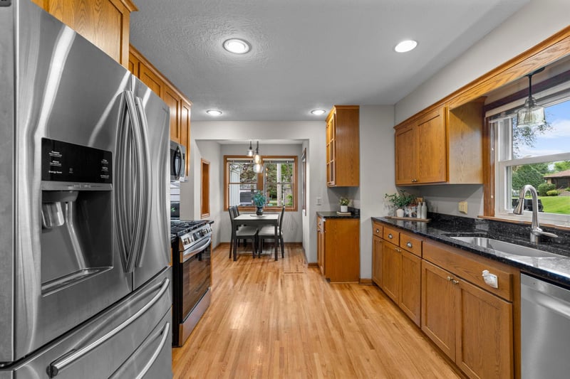 2716 Ewing Ave N, Robbinsdale, MN 55422