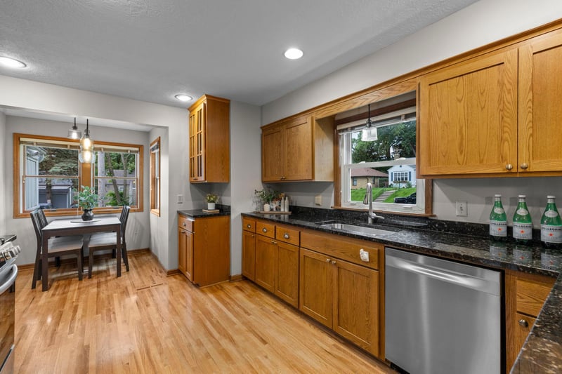 2716 Ewing Ave N, Robbinsdale, MN 55422