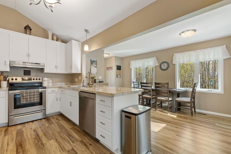 6715 Sioux Trl, Rockford, MN 55373