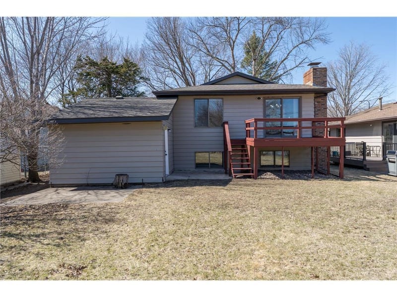 1105 S Valley St, New Ulm, MN 56073