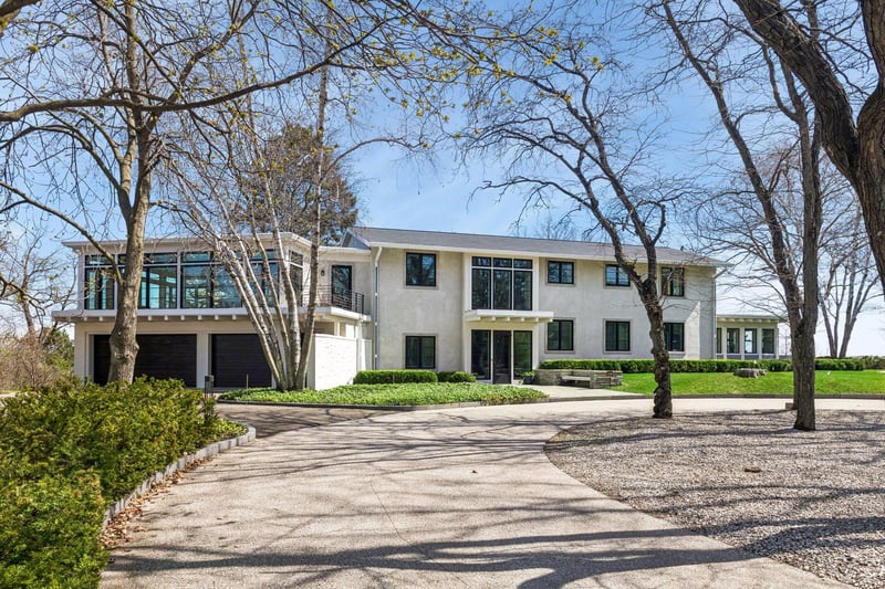 1300 Bracketts Point Rd, Wayzata, MN 55391
