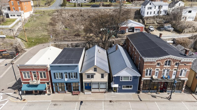 117 N Main St, Alma, WI 54610