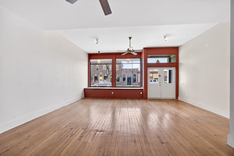 117 N Main St, Alma, WI 54610