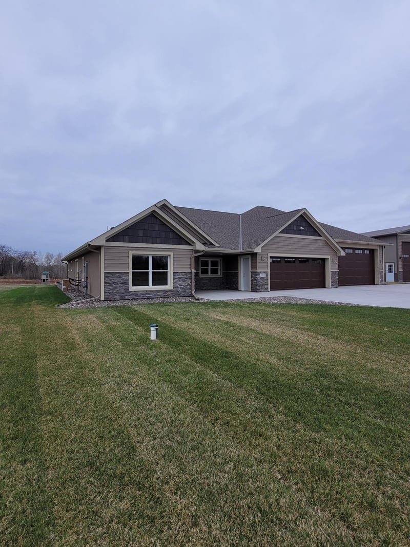 19552 Butternut St NW, Oak Grove, MN 55011