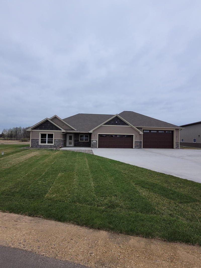 19552 Butternut St NW, Oak Grove, MN 55011