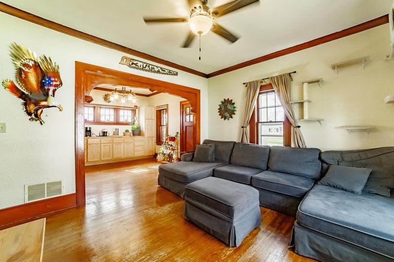 612 W Brooks St, Arlington, MN 55307