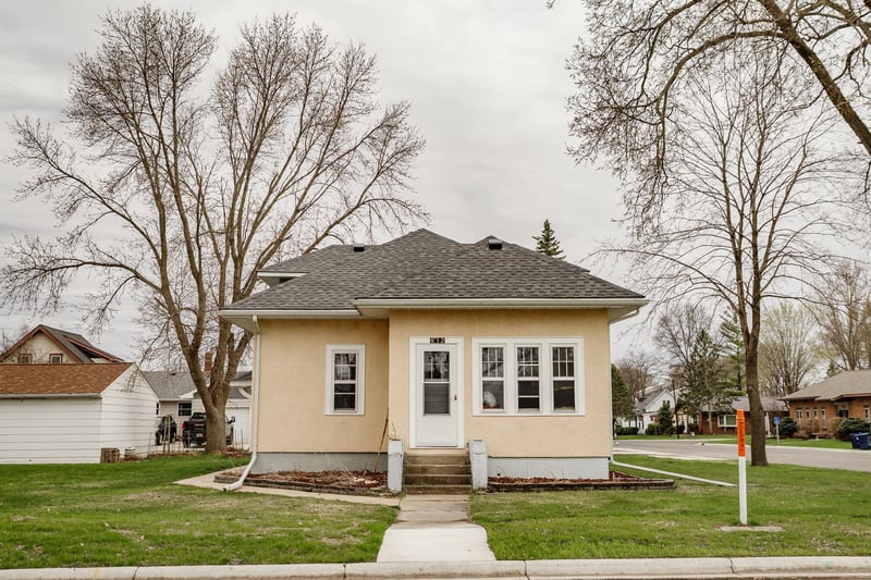 612 W Brooks St, Arlington, MN 55307