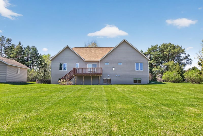 31770 Lakeview Dr, Lake City, MN 55041