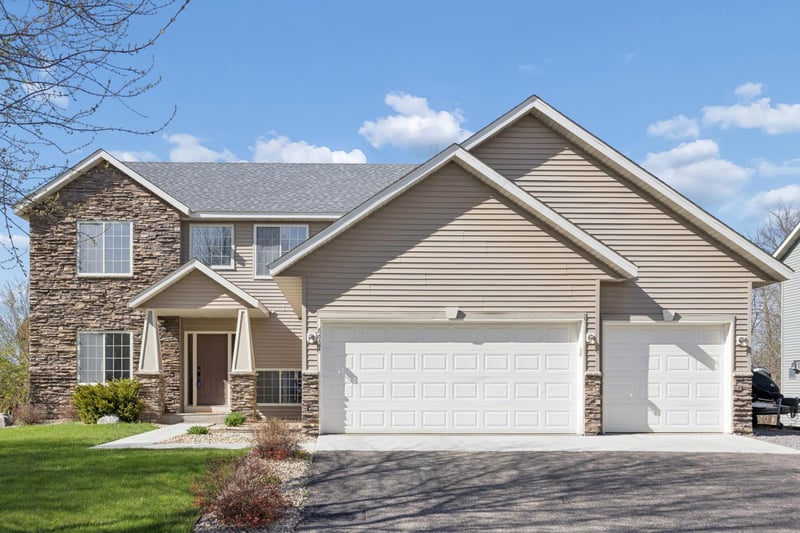 6657 E Oak Dr, Monticello, MN 55362