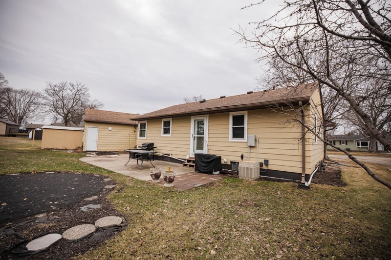 109 Ridge Rd, Morris, MN 56267
