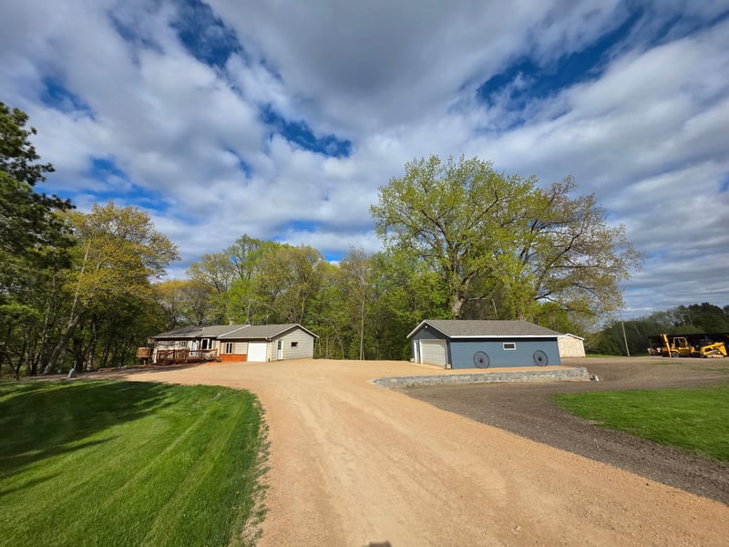 20606 Hilltop Ln, Belle Plaine, MN 56011
