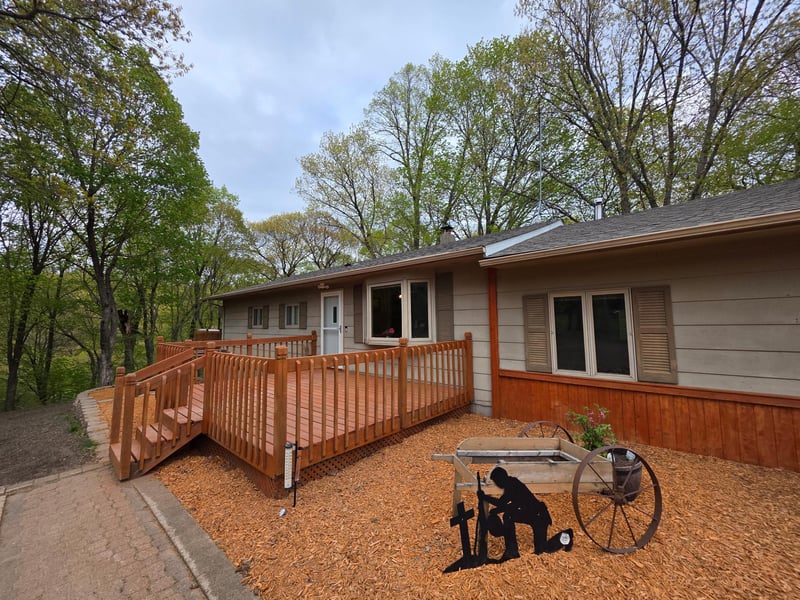 20606 Hilltop Ln, Belle Plaine, MN 56011