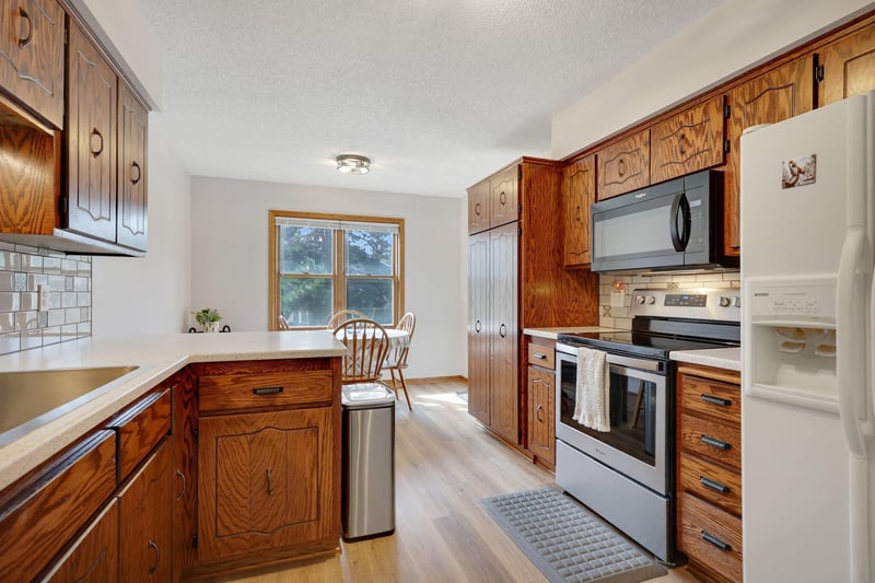 1827 County Rd E E #18, White Bear Lake, MN 55110