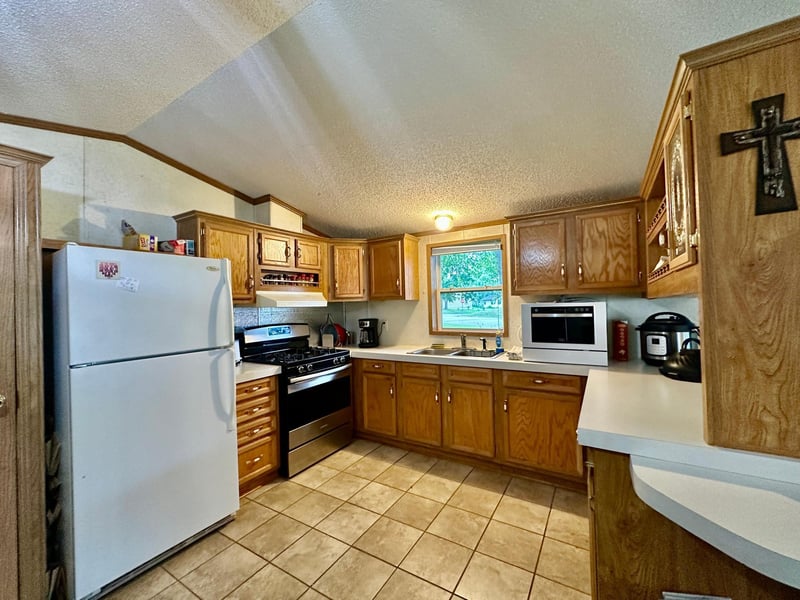 215 Lake St E, Isle, MN 56342