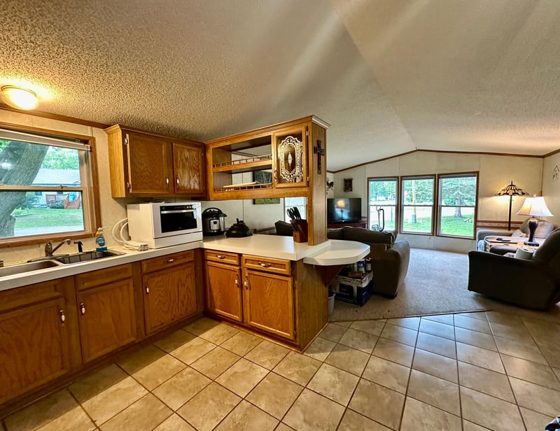 215 Lake St E, Isle, MN 56342