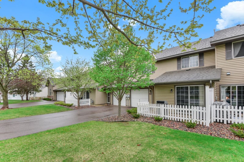 2565 Lockwood Dr #108, Mendota Heights, MN 55120