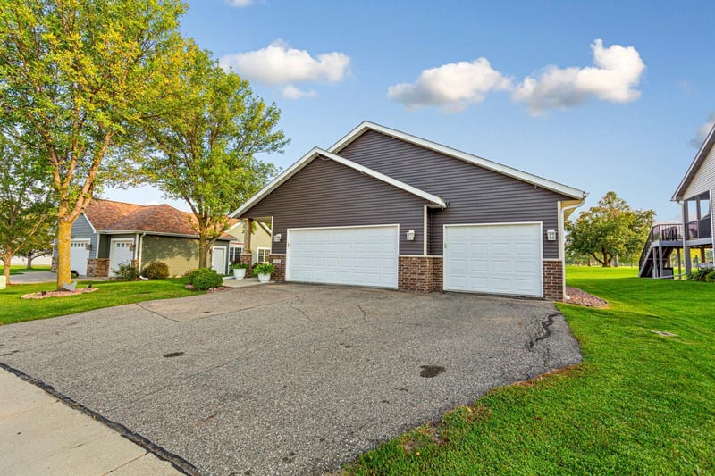 2505 30th St NW, Faribault, MN 55021