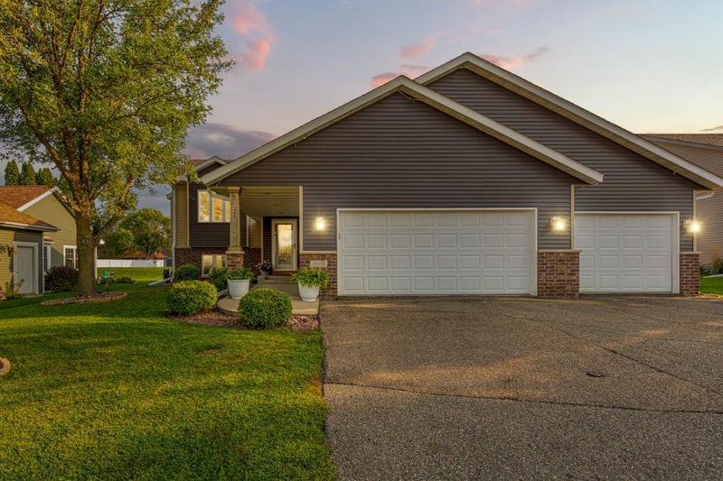 2505 30th St NW, Faribault, MN 55021