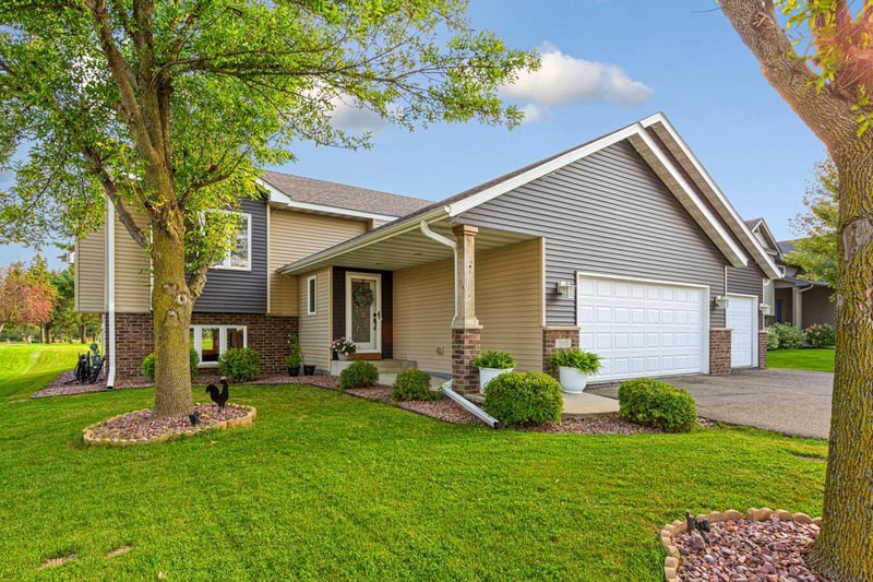 2505 30th St NW, Faribault, MN 55021
