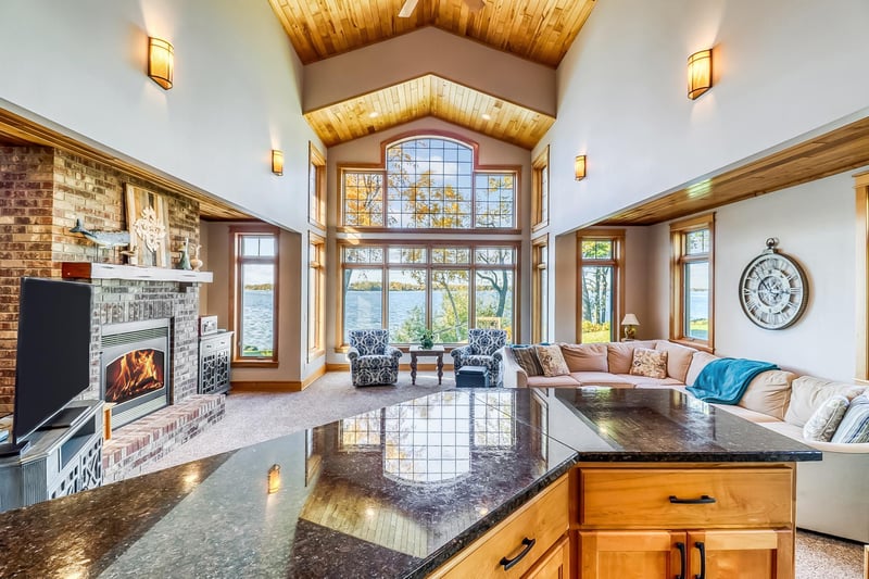 758 S Shore Dr, Detroit Lakes, MN 56501