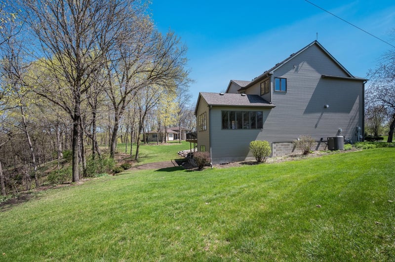 180 Joray Dr, Mankato, MN 56001