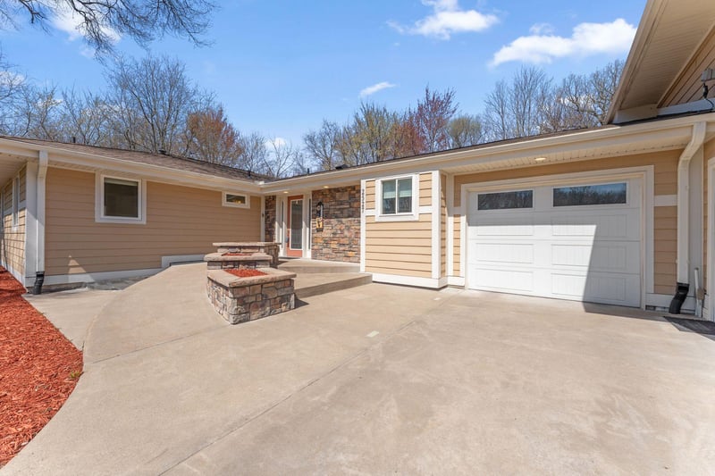 2527 148th Ln NE, Ham Lake, MN 55304