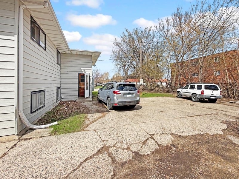 1106 18th St S, Moorhead, MN 56560
