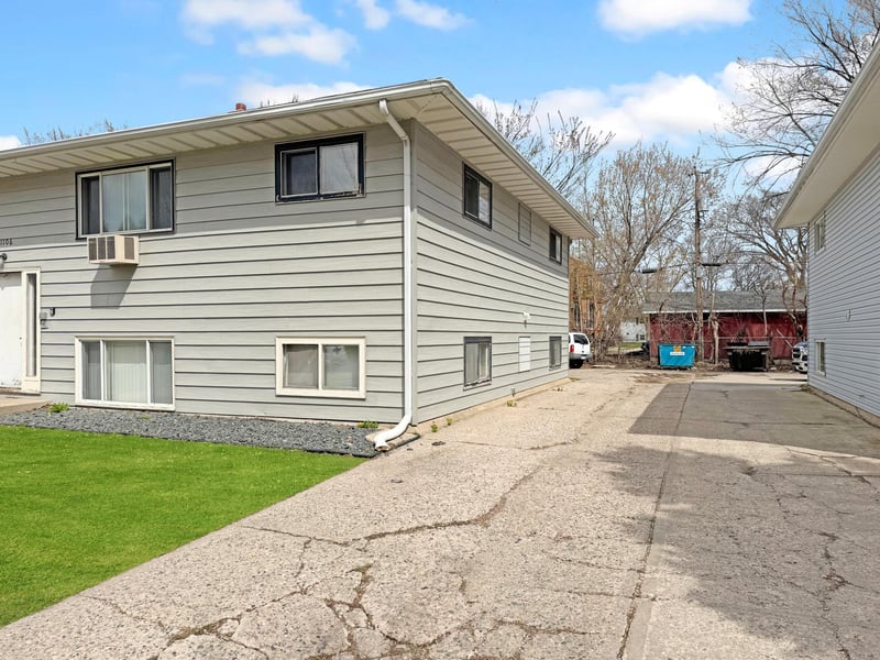 1106 18th St S, Moorhead, MN 56560